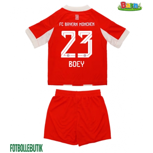 Bayern Munich Sacha Boey #23 Hemmaställ Barn 2025-26 Kortärmad (+ Korta byxor)